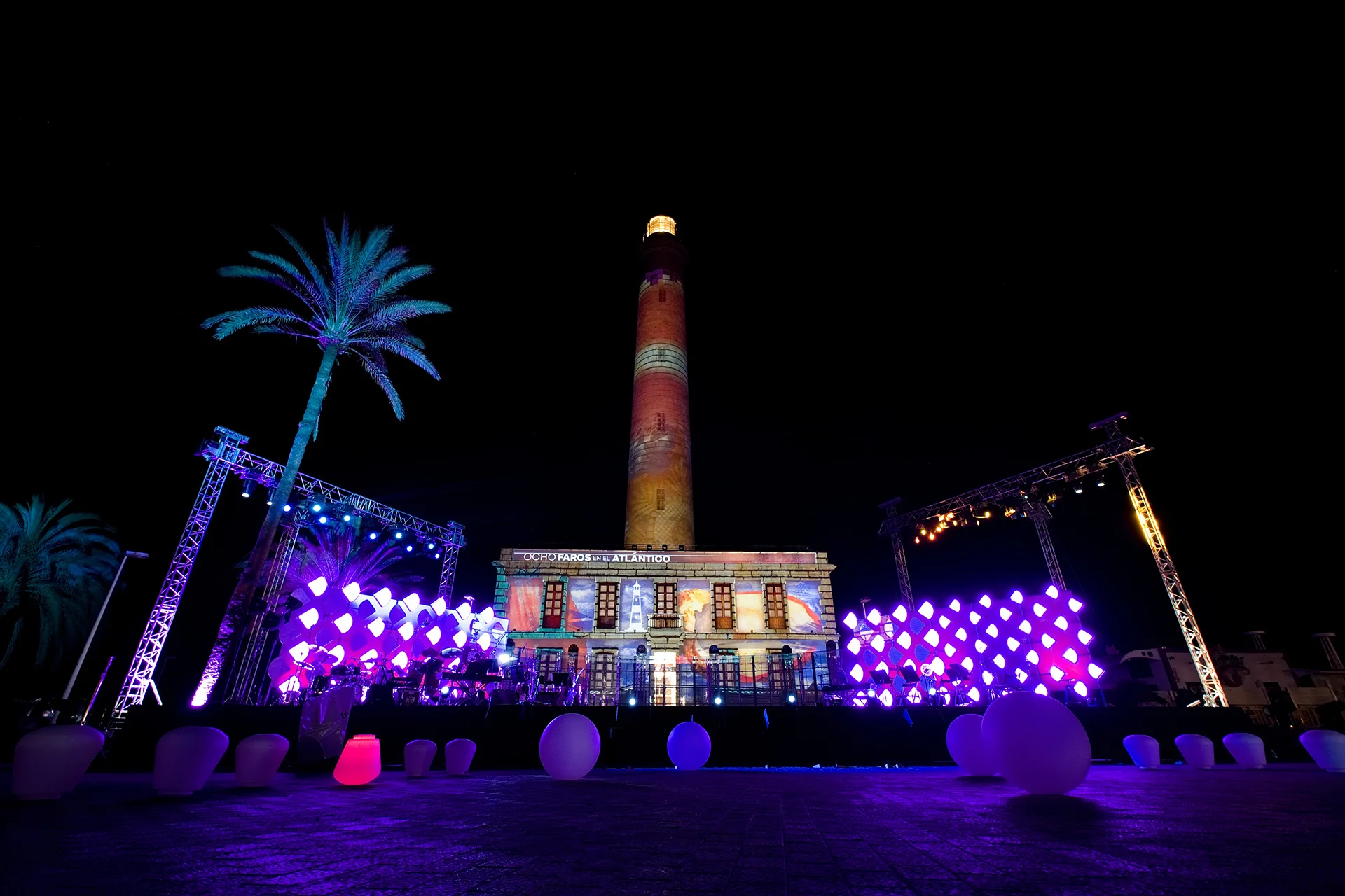 8 Faros en el Atlántico